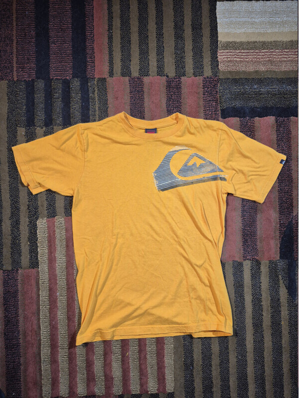 Quiksilver Yellow Graphic T-Shirt Front Back Mountain Wave